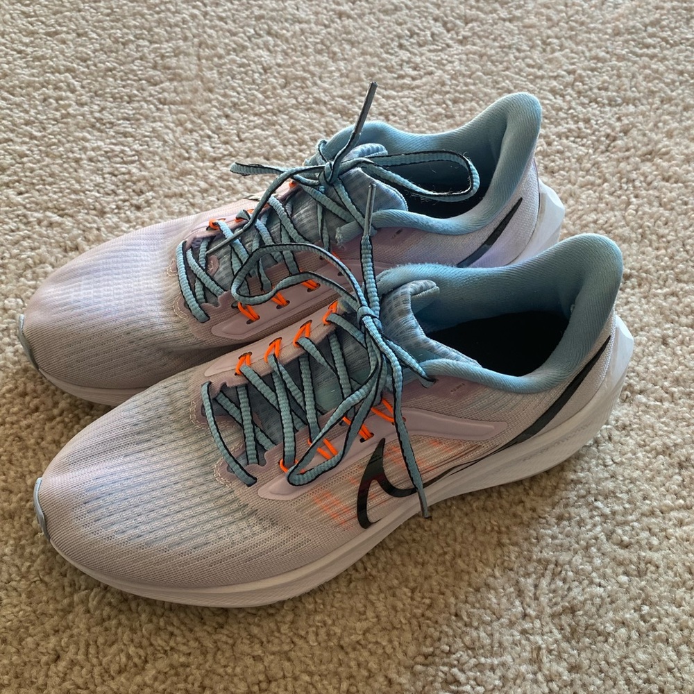 Nike Women's White Multi-Color Running Sneakers - Picture 6 of 10